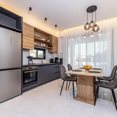 Infinity Ena Kalamákion