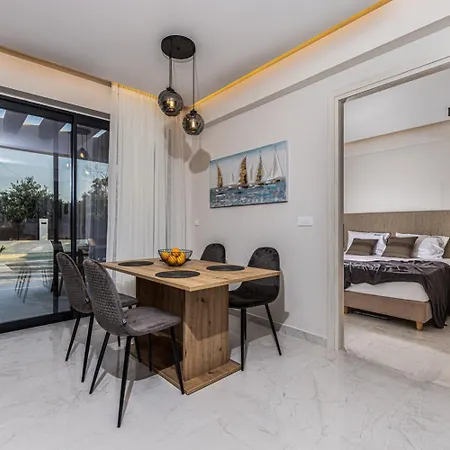 Infinity Ena Villa Kalamáki