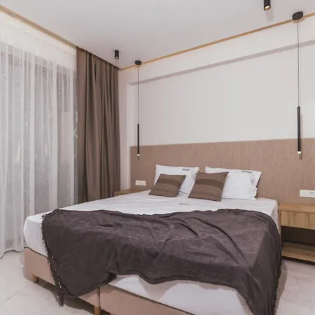 Infinity Ena Kalamáki