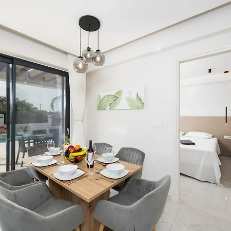 Infinity Ena * Kalamáki