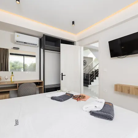 Infinity Ena Villa Kalamáki